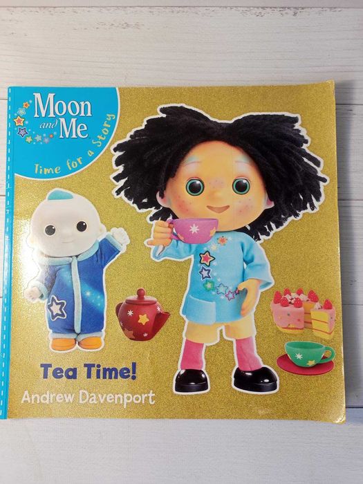 Книга на английском языке Moon and me