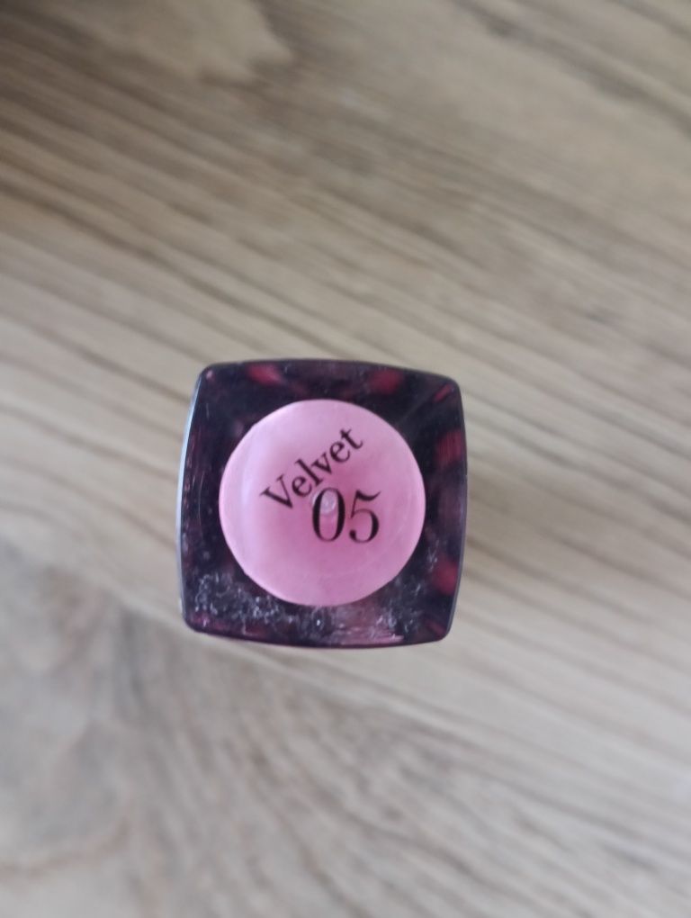 Pomadka błyszczyk Bourjois