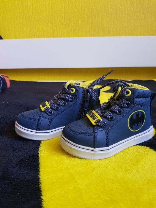 Buty batman dla chłopca
