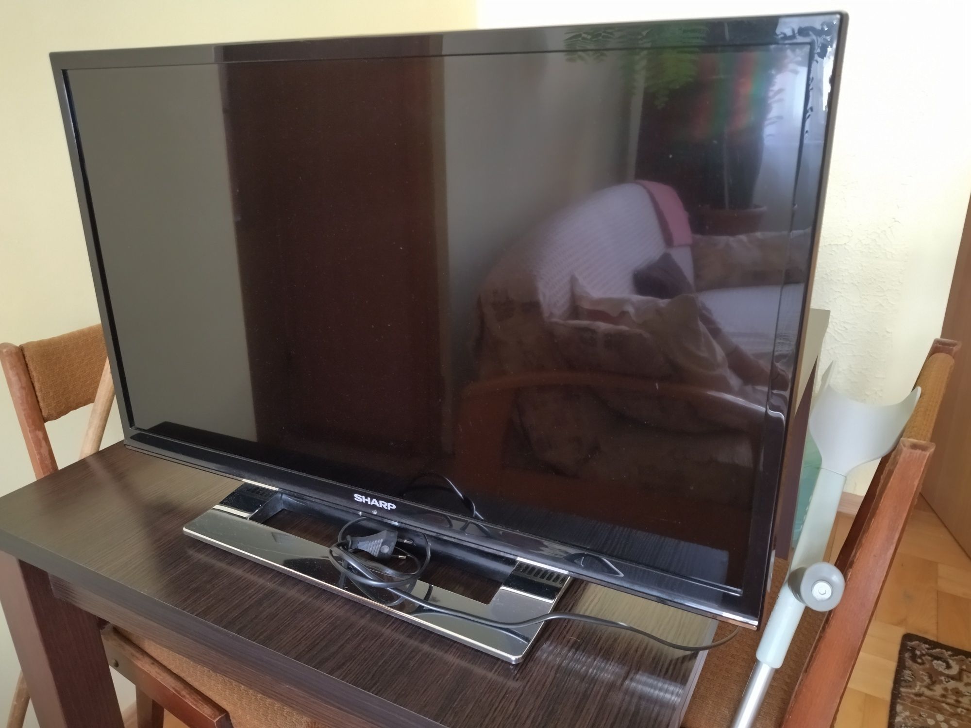 Telewizor Sharp 32" LED LC-32LE350V-BK stan bardzo dobry
