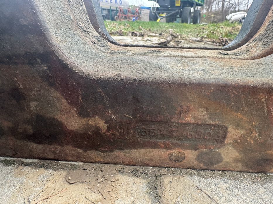 Ramka obciążników bez obciążnikow  Zetor 7745