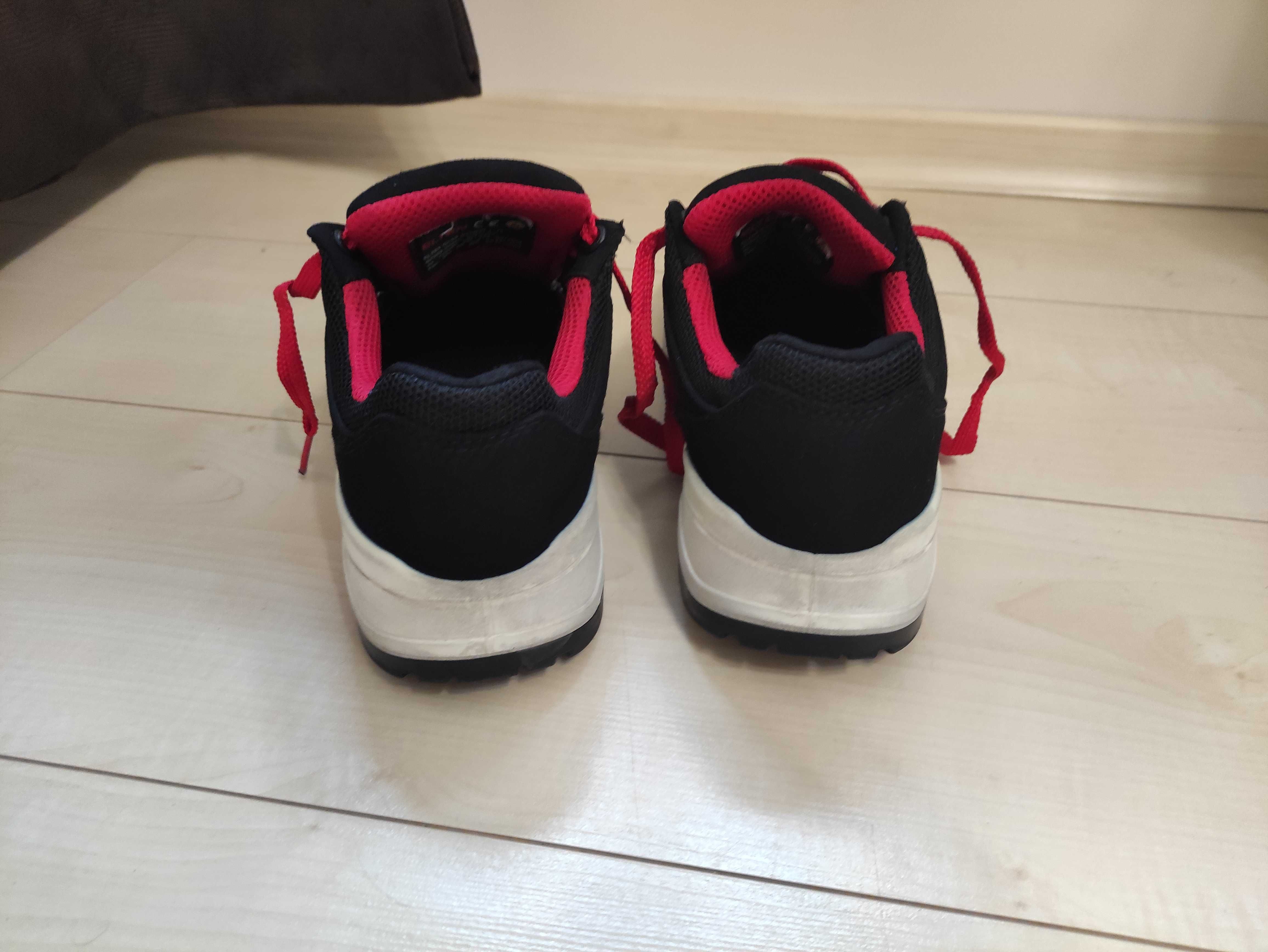 Męskie buty robocze Elten Lackers black low ESD S1P r. 41 27 cm bdb
