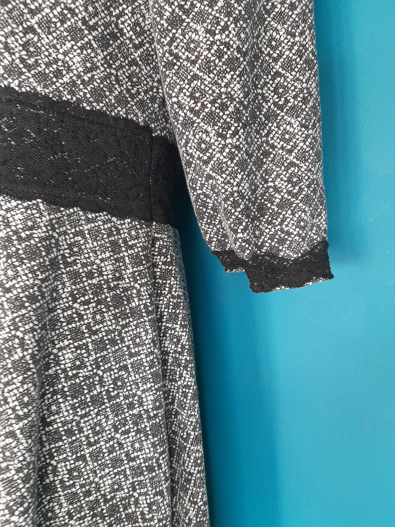 Biała czarna z koronką print  sukienka damska midi rękaw 3/4  42 xl