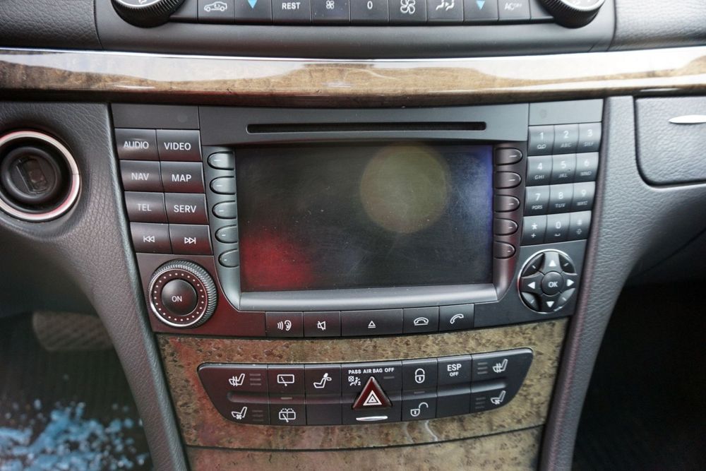 RADIO NAWIGACJA FABRYCZNA E-KLASA W211 A2118700089 COMMAND APS MERCEDES 2002-2006