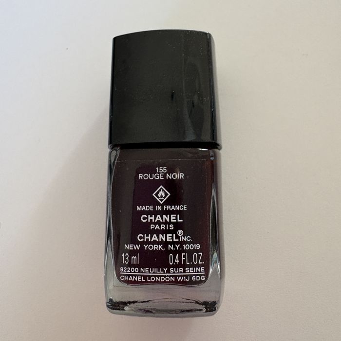 lakier Chanel rouge noir 155