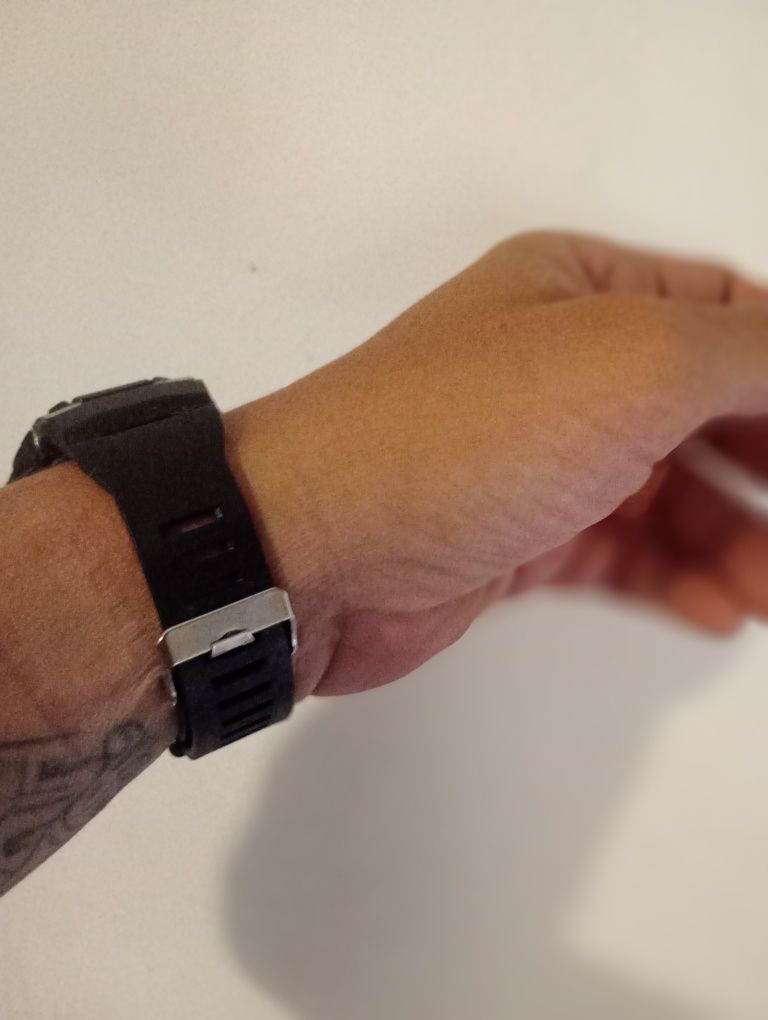 Relogio DHP. Muito semelhante ao gshock gw 5600. Preto.