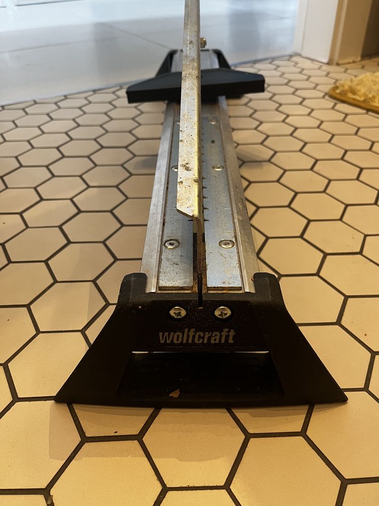 Gilotyna do ciecia paneli laminowanych Wolfcraft