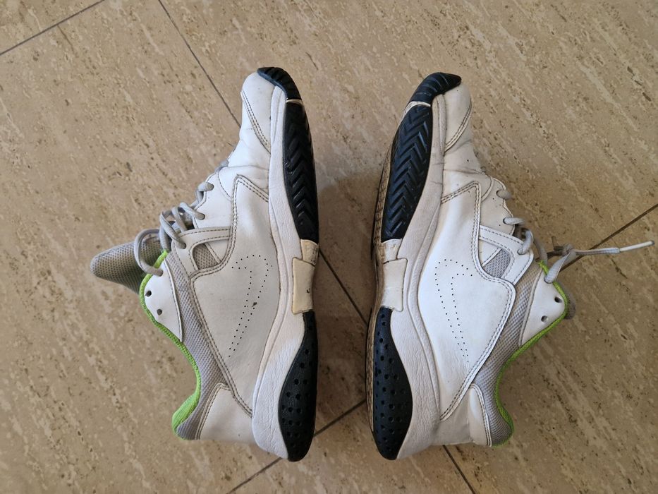 Ténis / Sapatilhas Nike brancos - tamanho 40 / 41