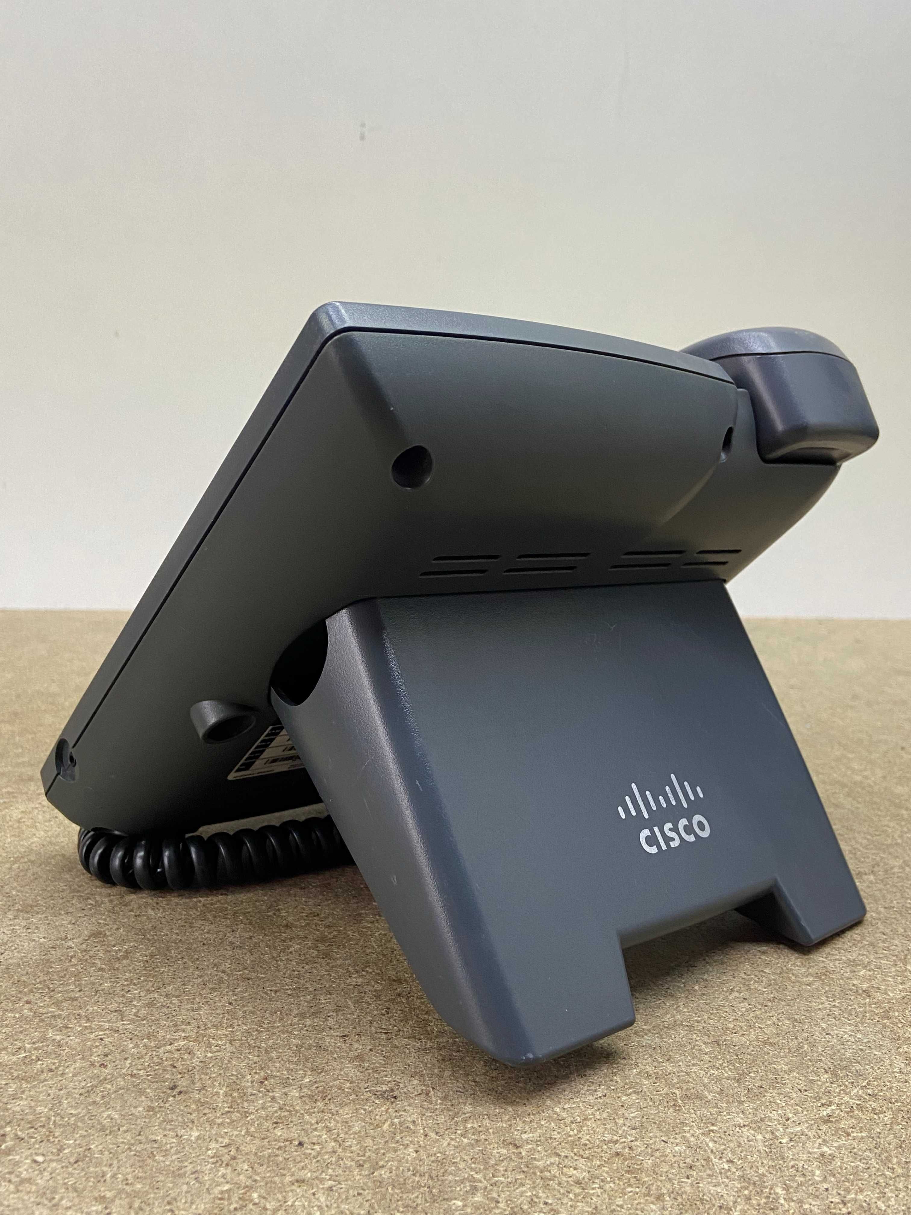 Дротовий IP-Телефон Cisco SB 3 Line Display SPA303-G2 Офісний