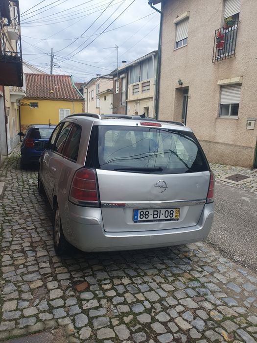 Opel Zafira B 1.9 CDTI 150cv | 7 Lugares | Teto Panorâmico | Sport | C