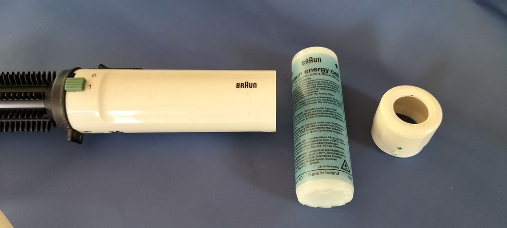 Беспроводная плойка Braun.Для завивки волос.
Заправляется газом.