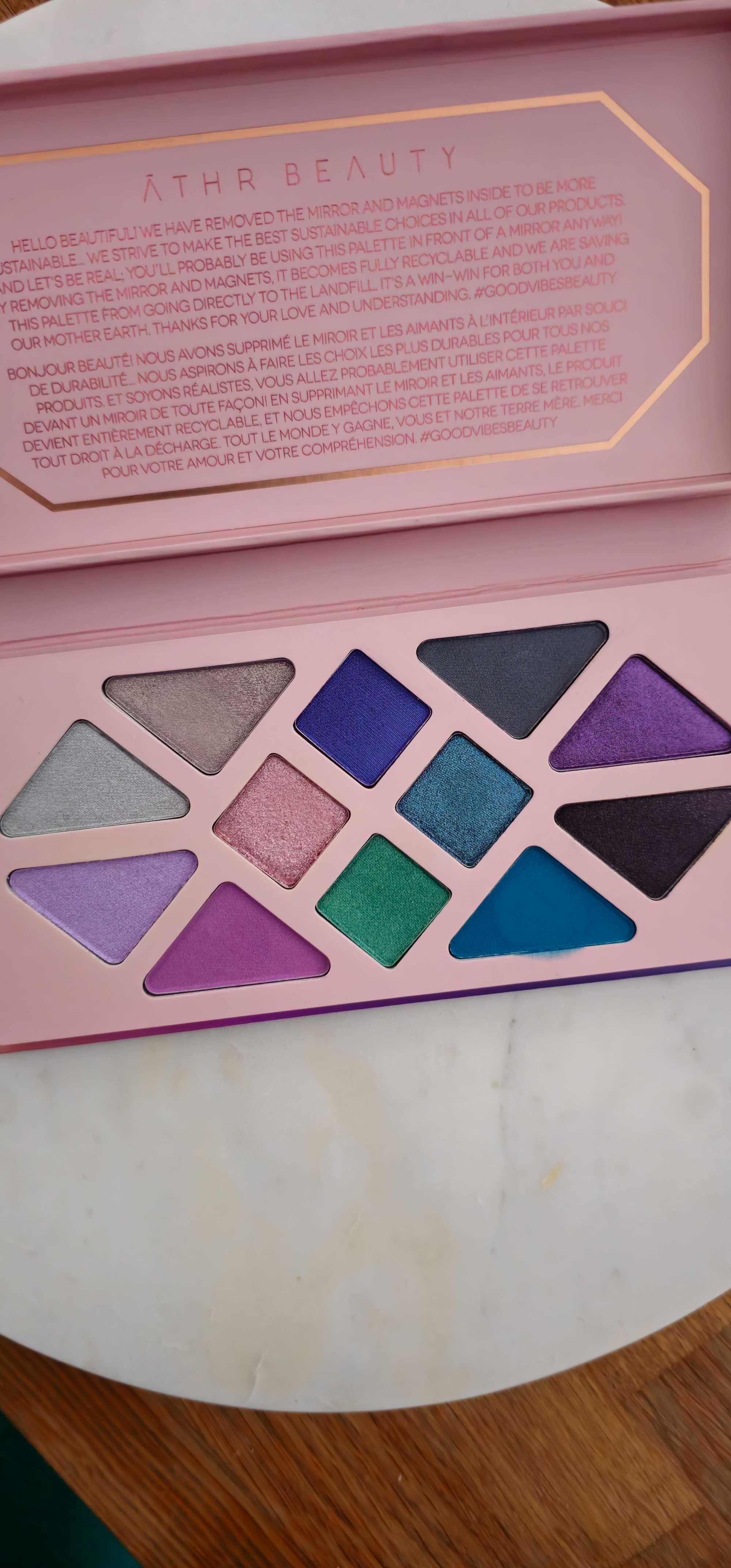 Paleta ĀTHR BEAUTY Moonlight Crystal Palette lekko używane