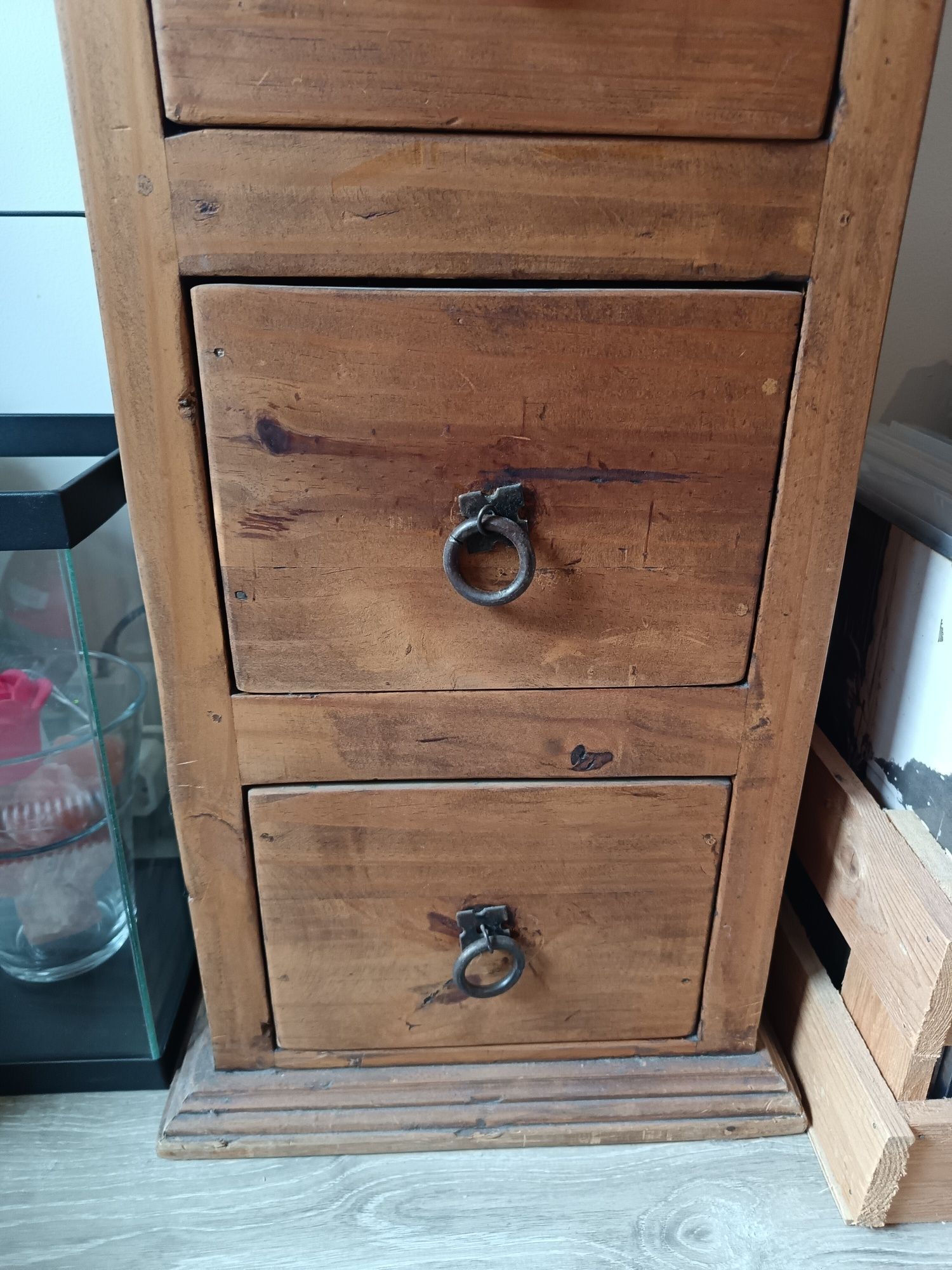 Vendo mesa e móvel rústico