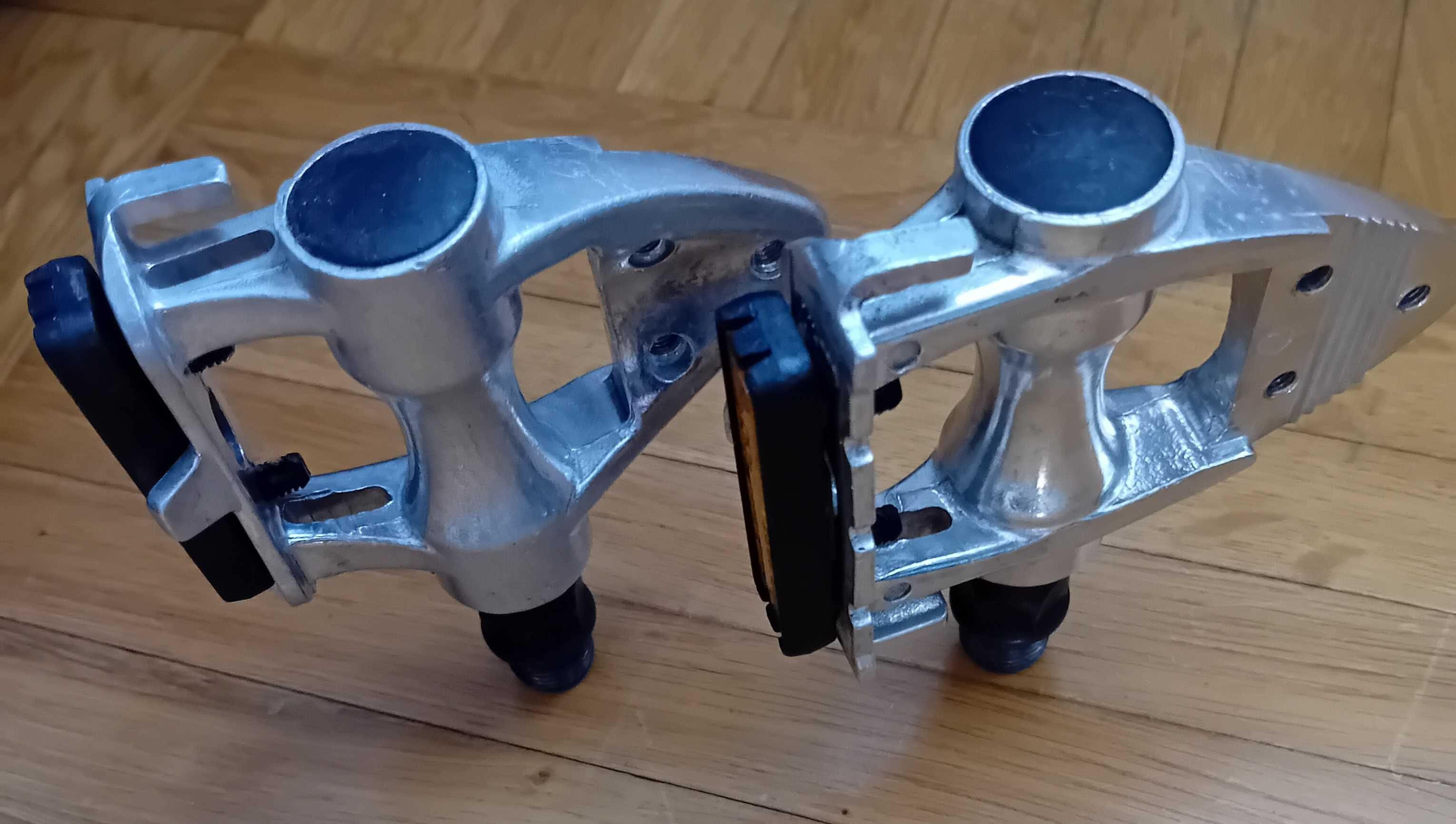 RETRO pedały rowerowe szosowe WELLGO LU-209 z odblaskami Cat Eye.