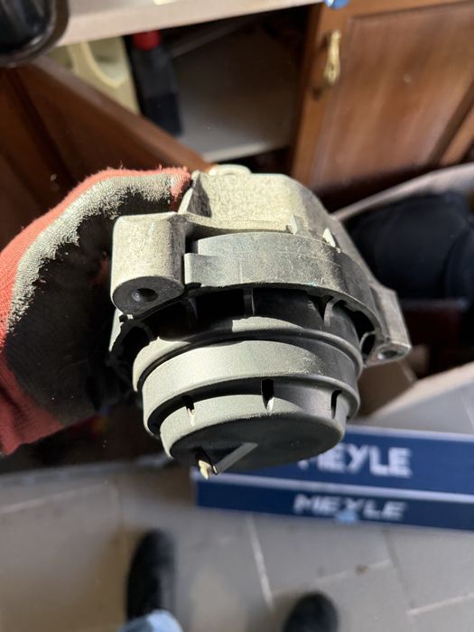 Poduszka silnika BMW G30