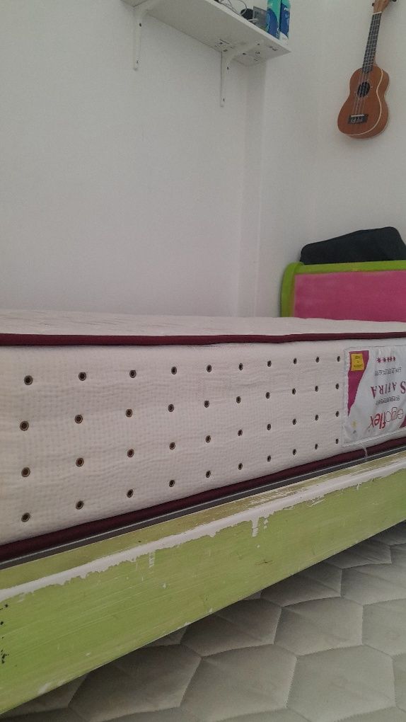 Cama dupla de solteiro de madeira otimo estado