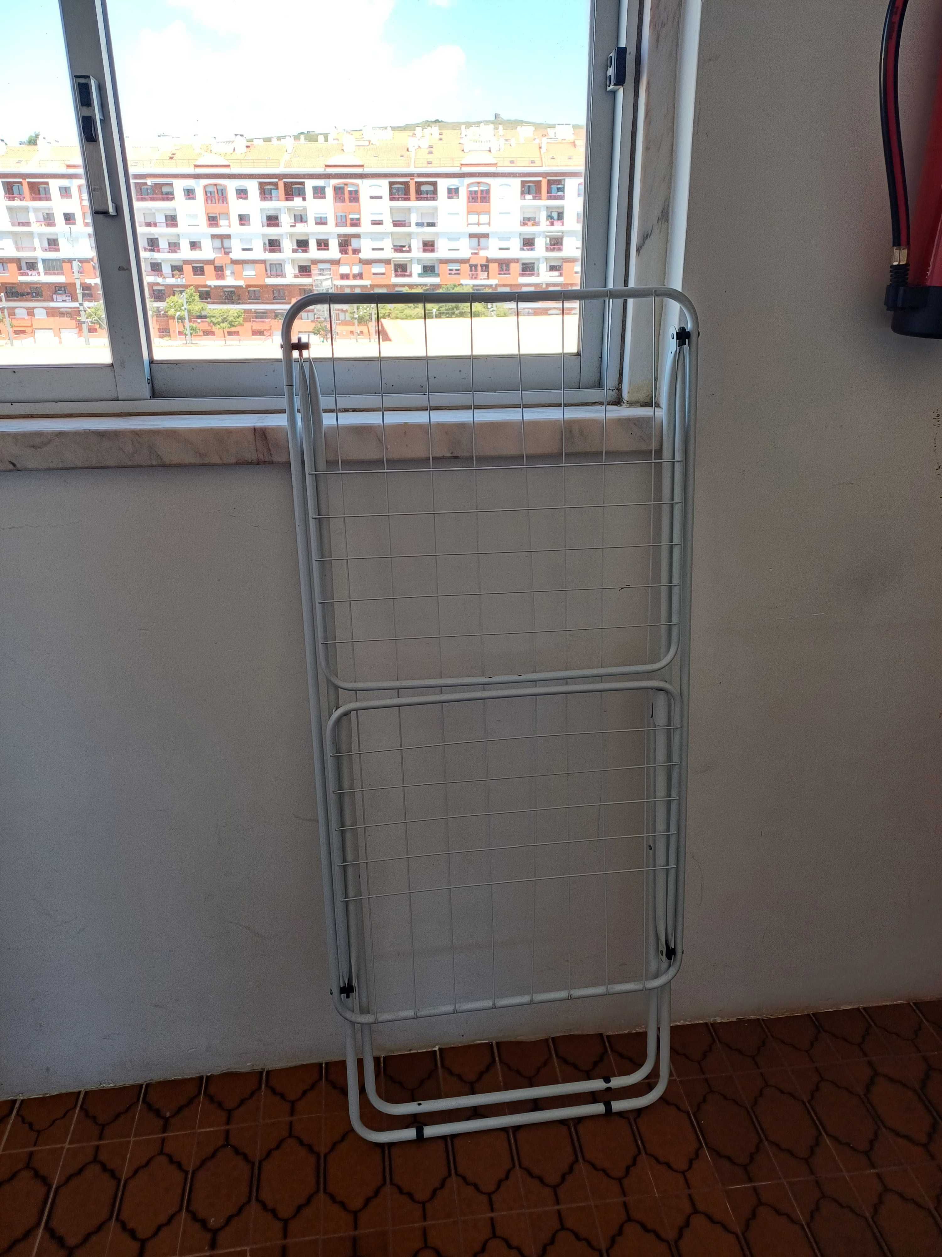 1 Estendal / 2 Estendais; com abas