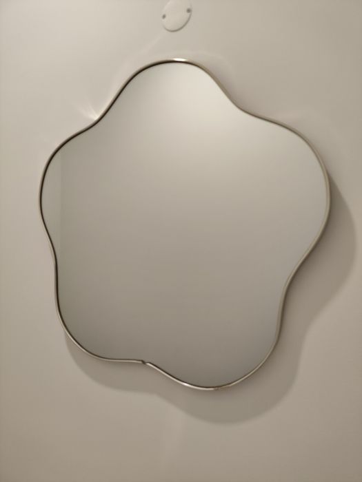 Espelho em forma de flor