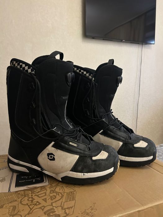 Сноубордичні черевики