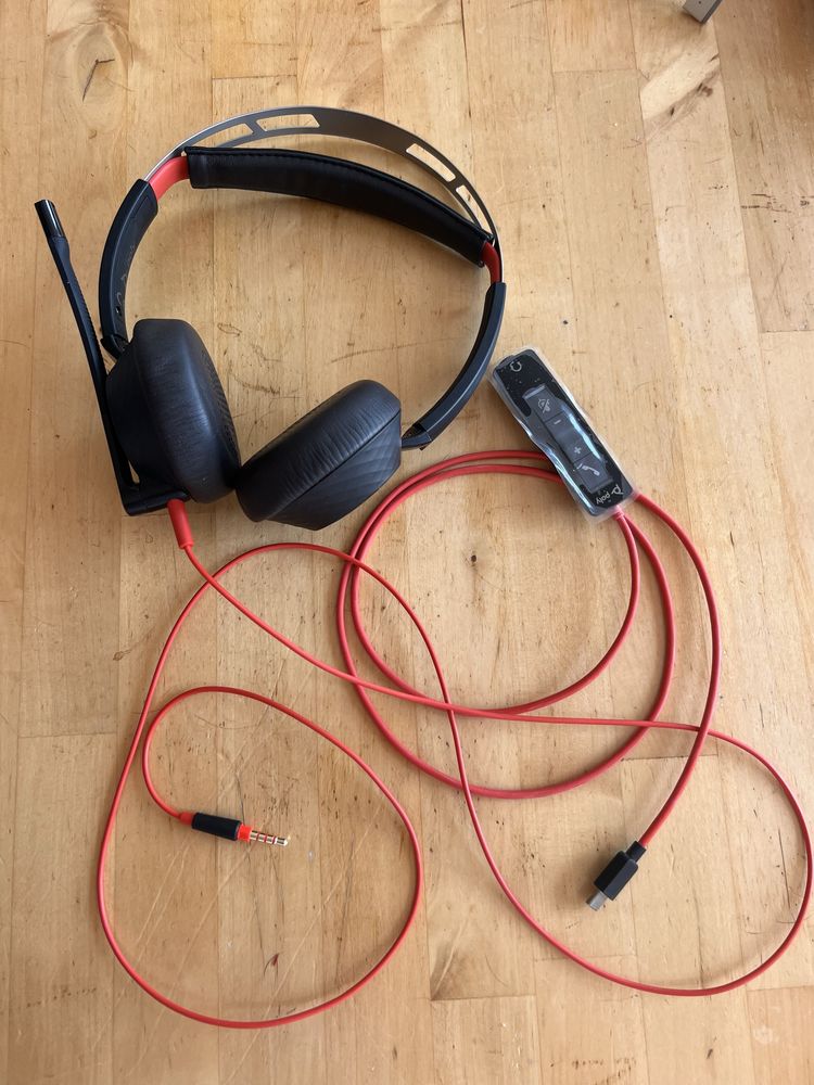 Ascultadores Poly com microfone