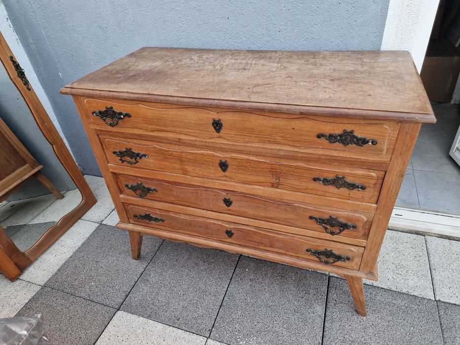 Conjunto 2 peças Roupeiro e Cómoda