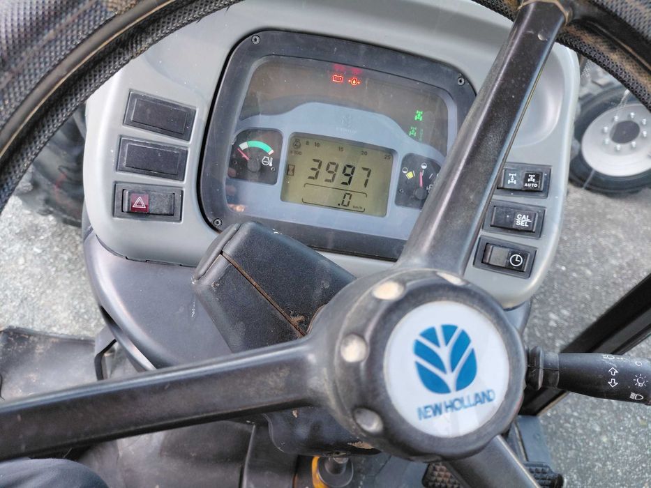 Trator usado NEW HOLLAND TN 55 S