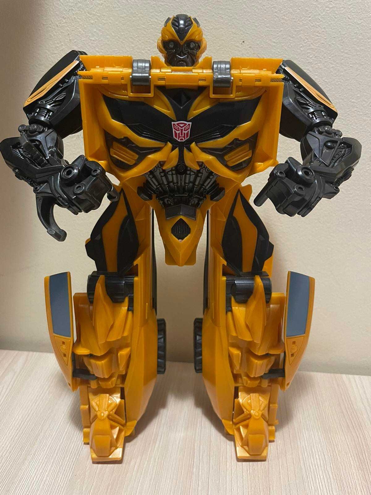 Великий Трансформер Бамблби Bumblebee Hasbro