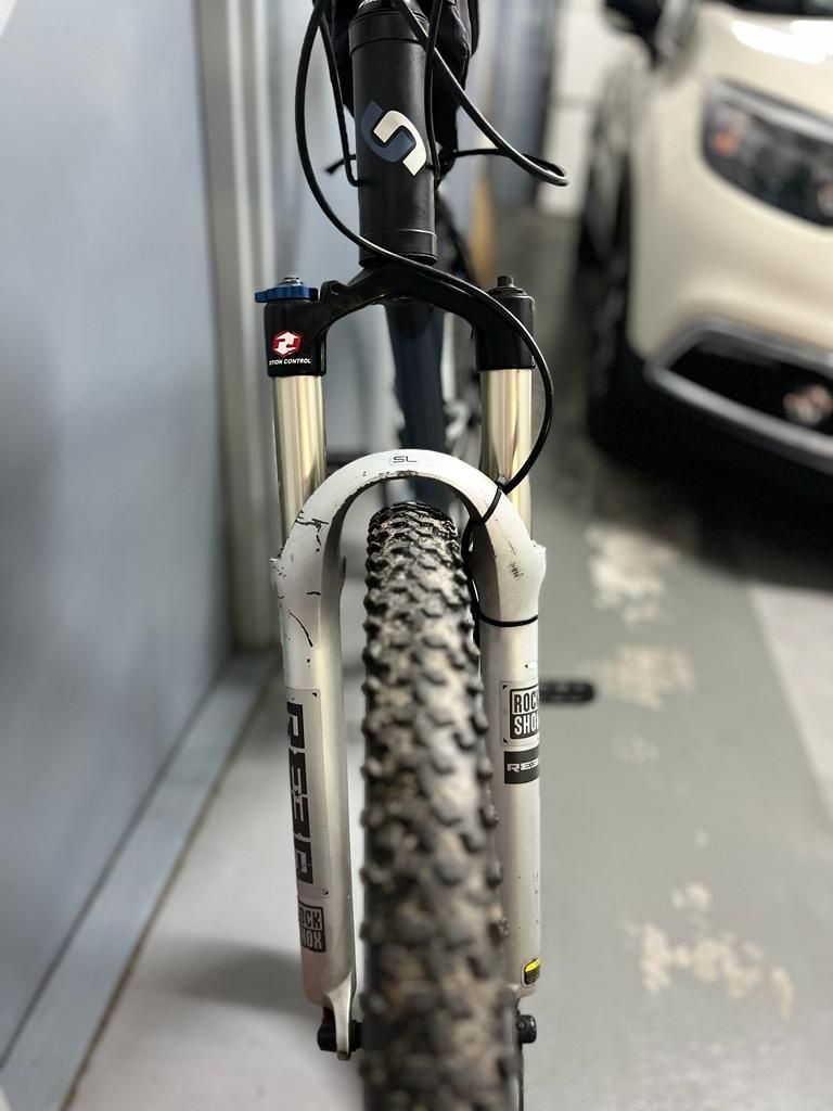 Rower górski MTB ze świetnym amortyzatorem rock shox reba