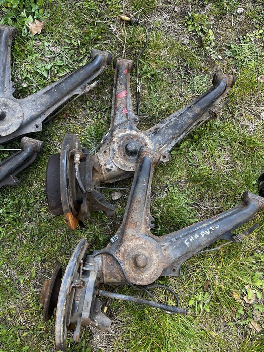 Wahacz wahacze tył tylny tylni lewy lewe BMW E30 na tarcze pod 325i