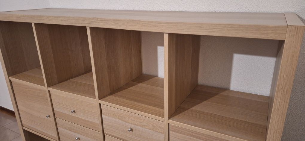 Estante "KALLAX" IKEA c/acessórios
