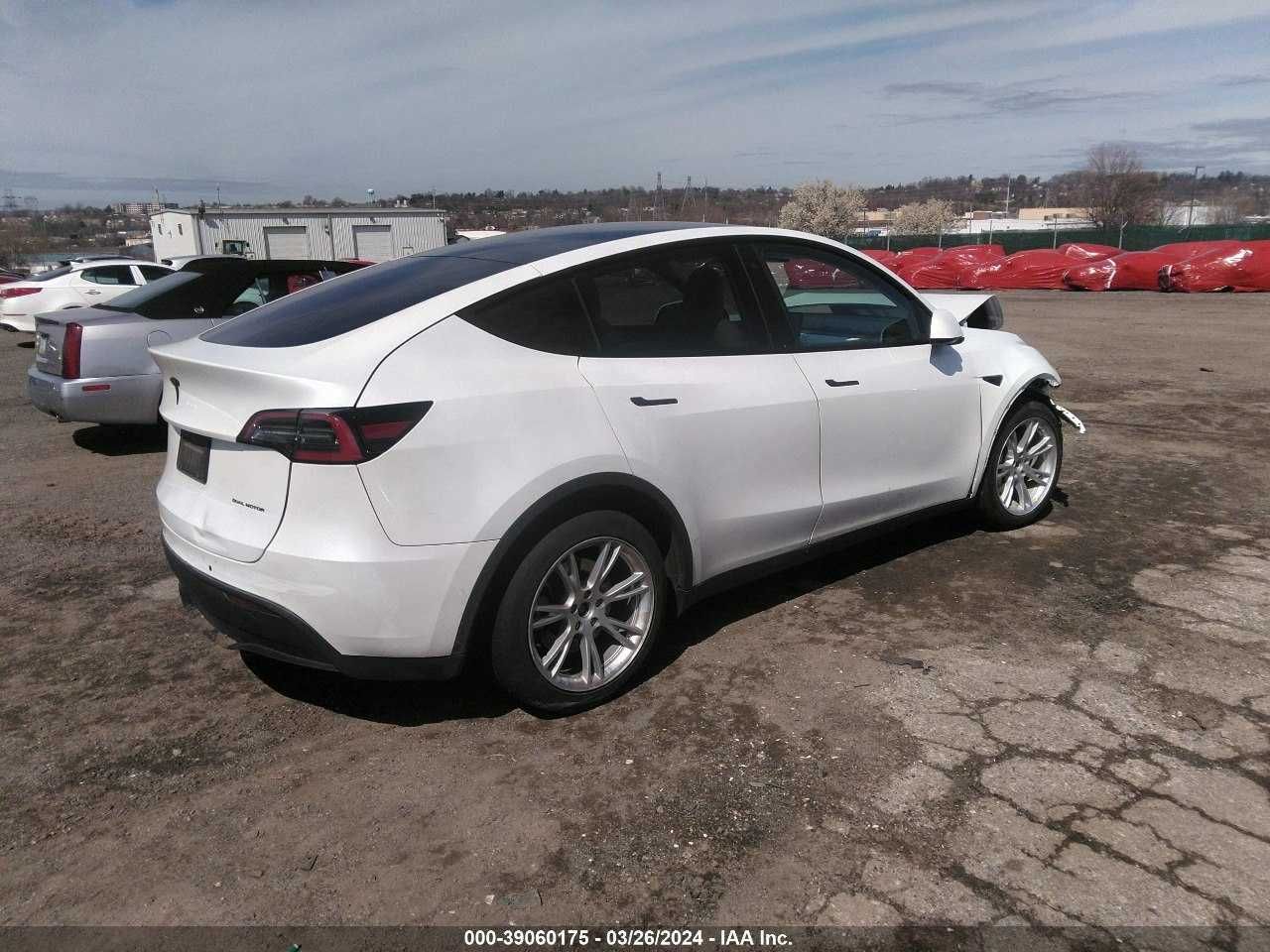 Tesla model Y 2020 Long Range на ходу, в дорозі