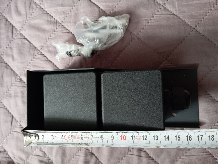 Gniazdo ścienne nadtynkowe