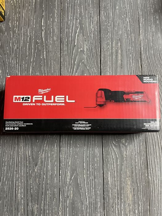 Безщітковий мультитул Milwaukee M12 2526-20 FUEL