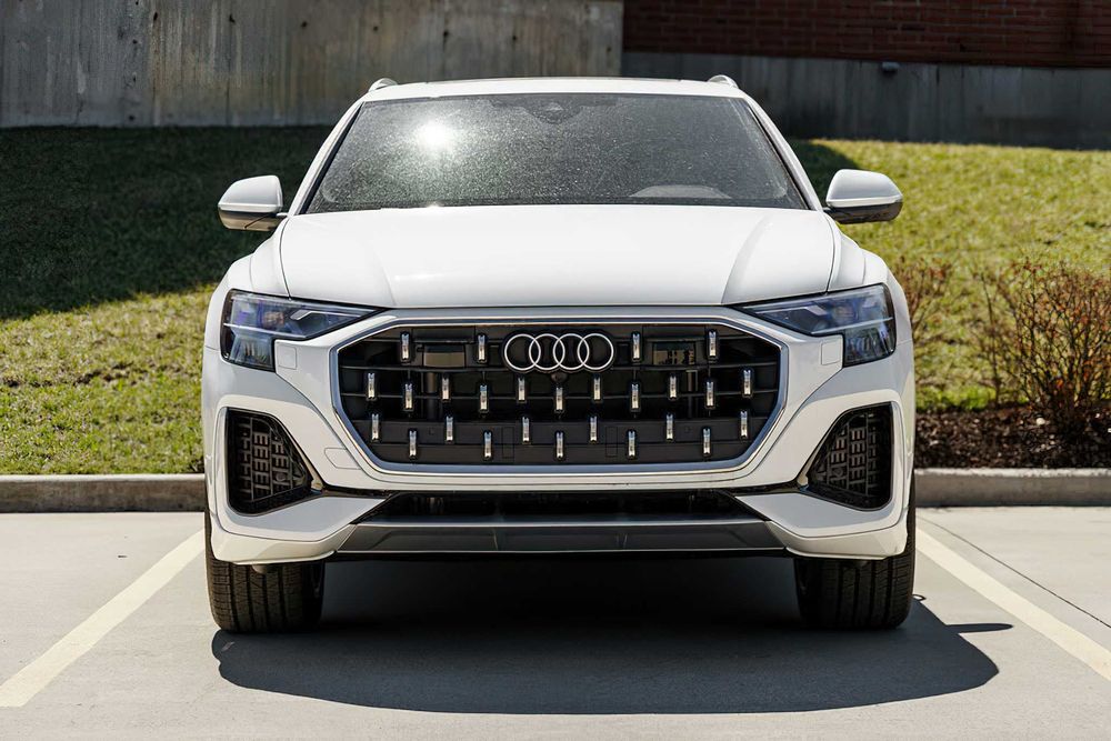 Audi Q8 PREMIUM      2025