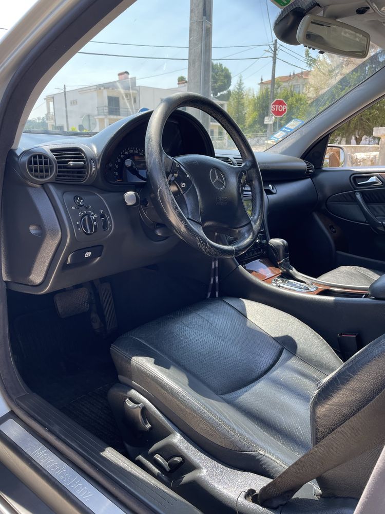 Mercedes-Benz C320 218CV