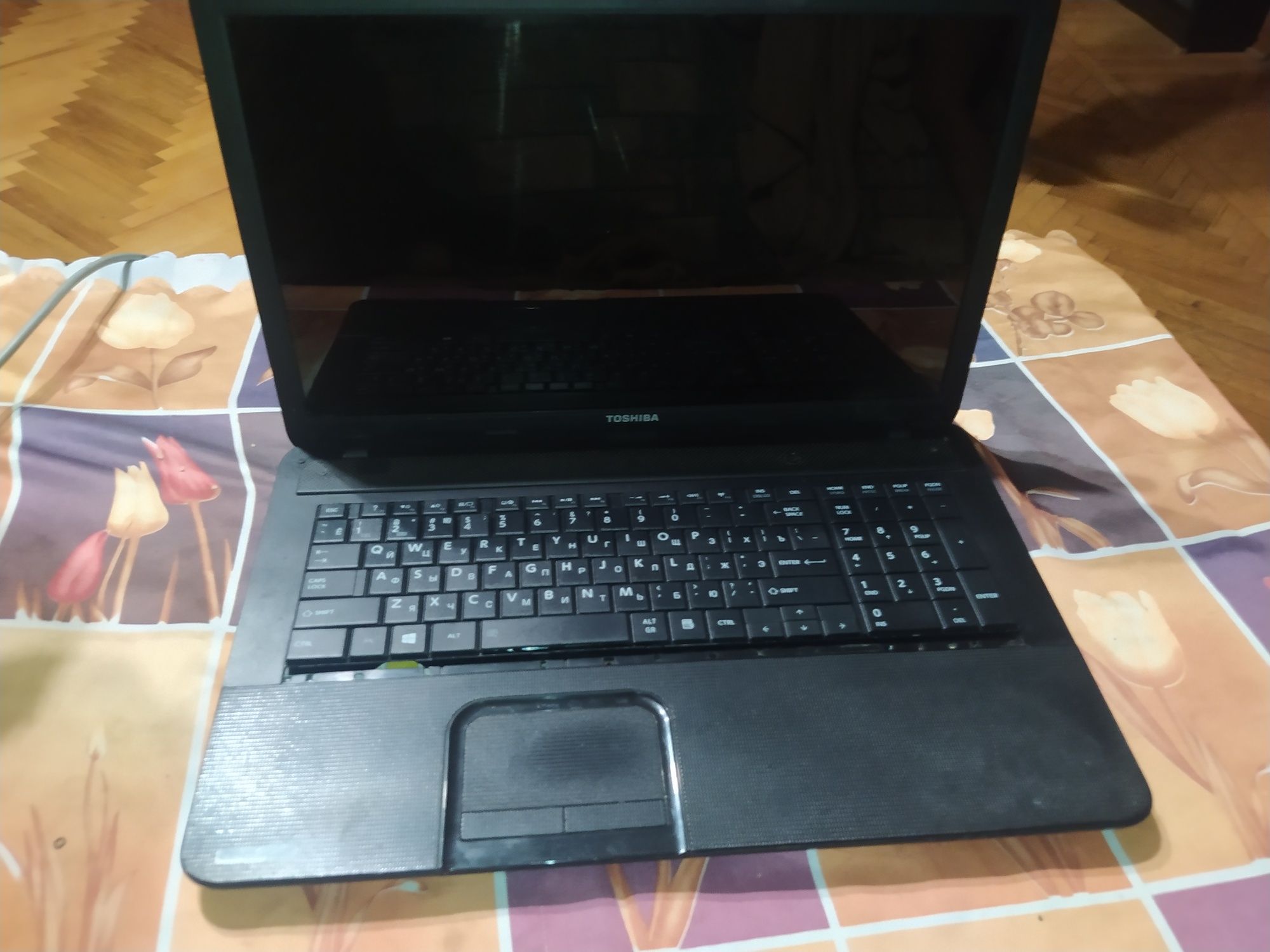 Ноутбук  TOSHIBS 870D-119 або на запчастини
