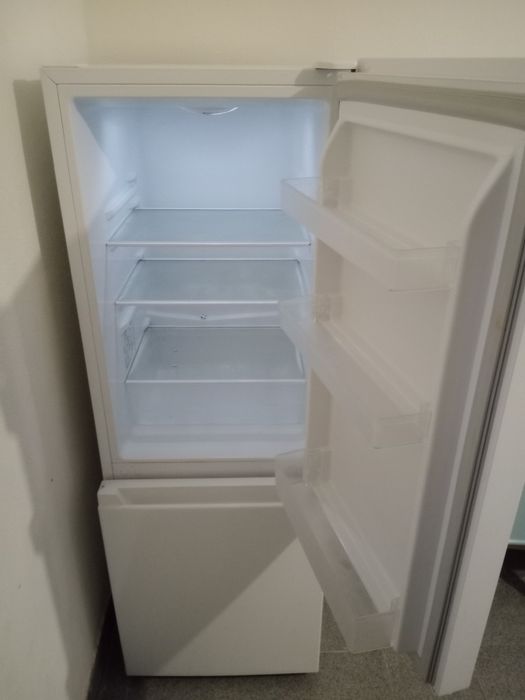 Frigorífico kunft 177l + maquina de lavar roupa