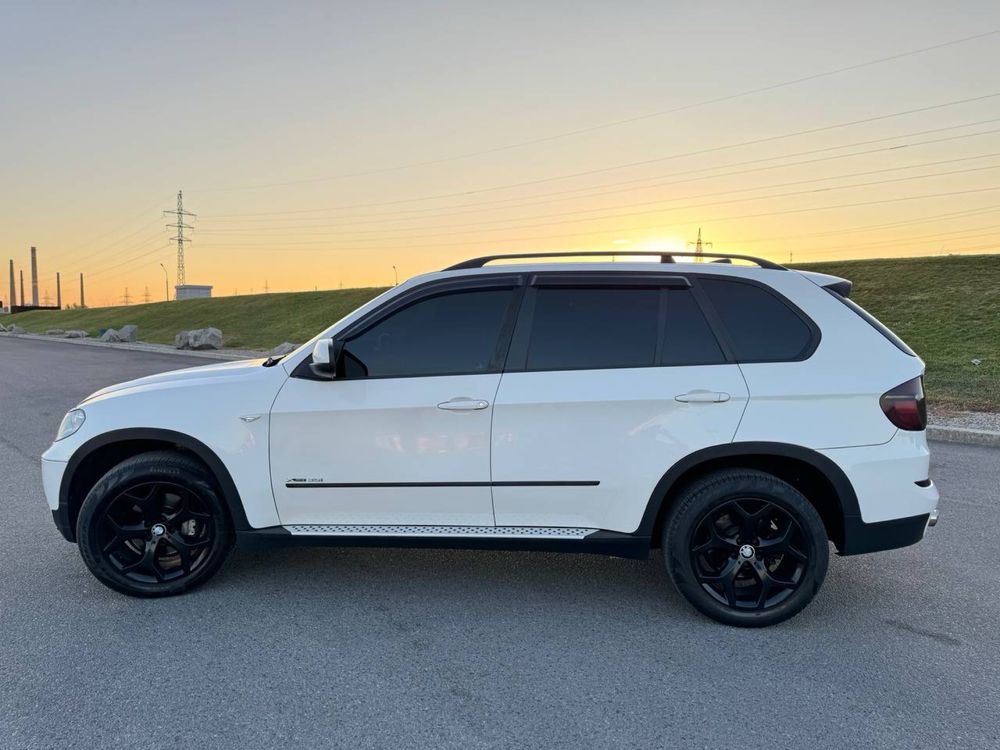 BMW X5 e70 2011 3.0 бензин