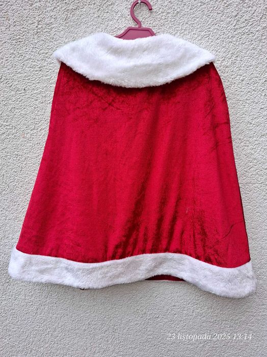 czerwona peleryna Belli