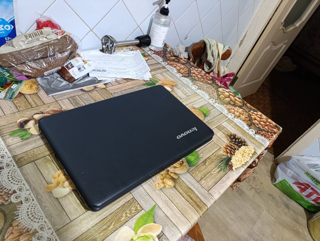 Lenovo G555 (отличное состояние)