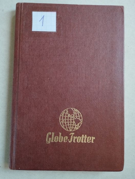 Mały klaser ze znaczkami.