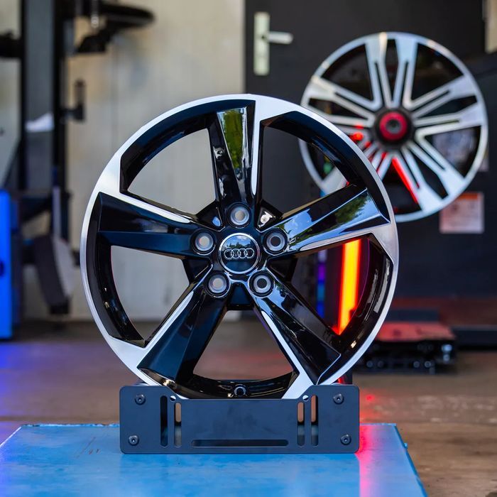 NOWE ORYGINALNE Felgi Audi 17" A3 A4 A6 A8 Q2 Q3 TT