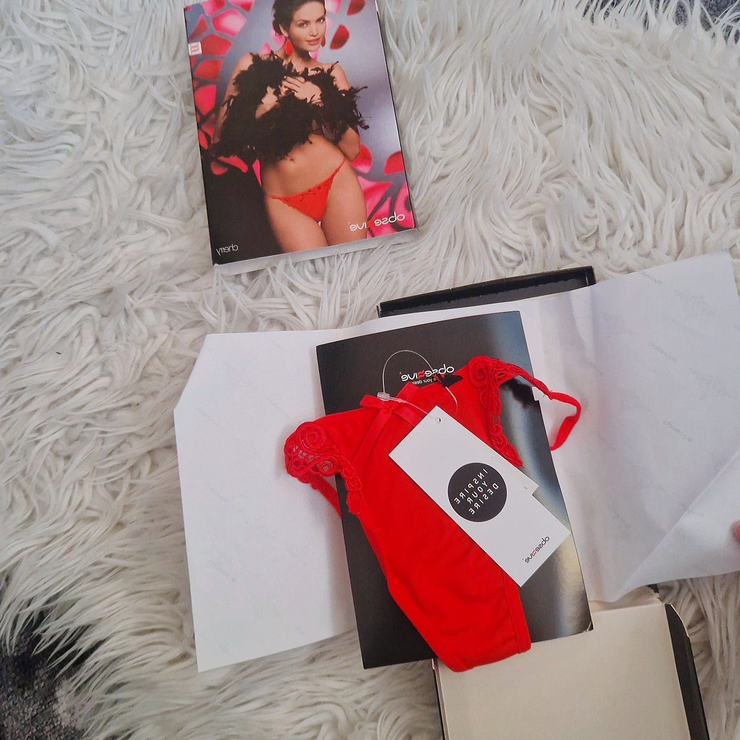 Nowe sexi stringi majtki czerwone z koronką  Obsesive S/M