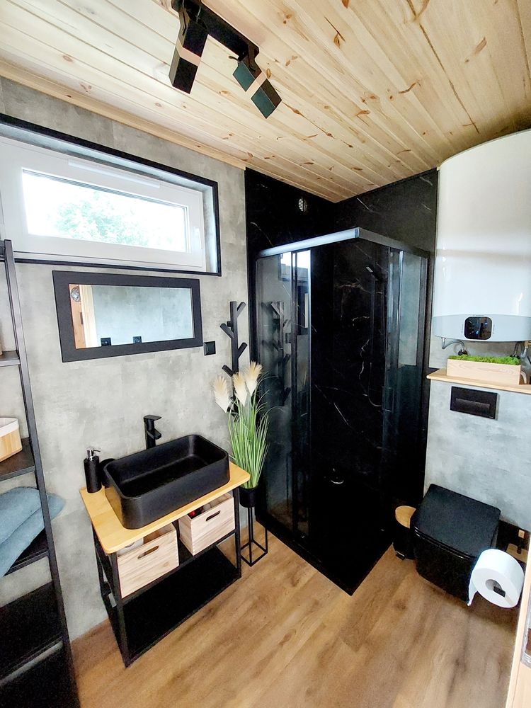 Domek nad jeziorem z balią/ jacuzzi 11-17.08.2025.