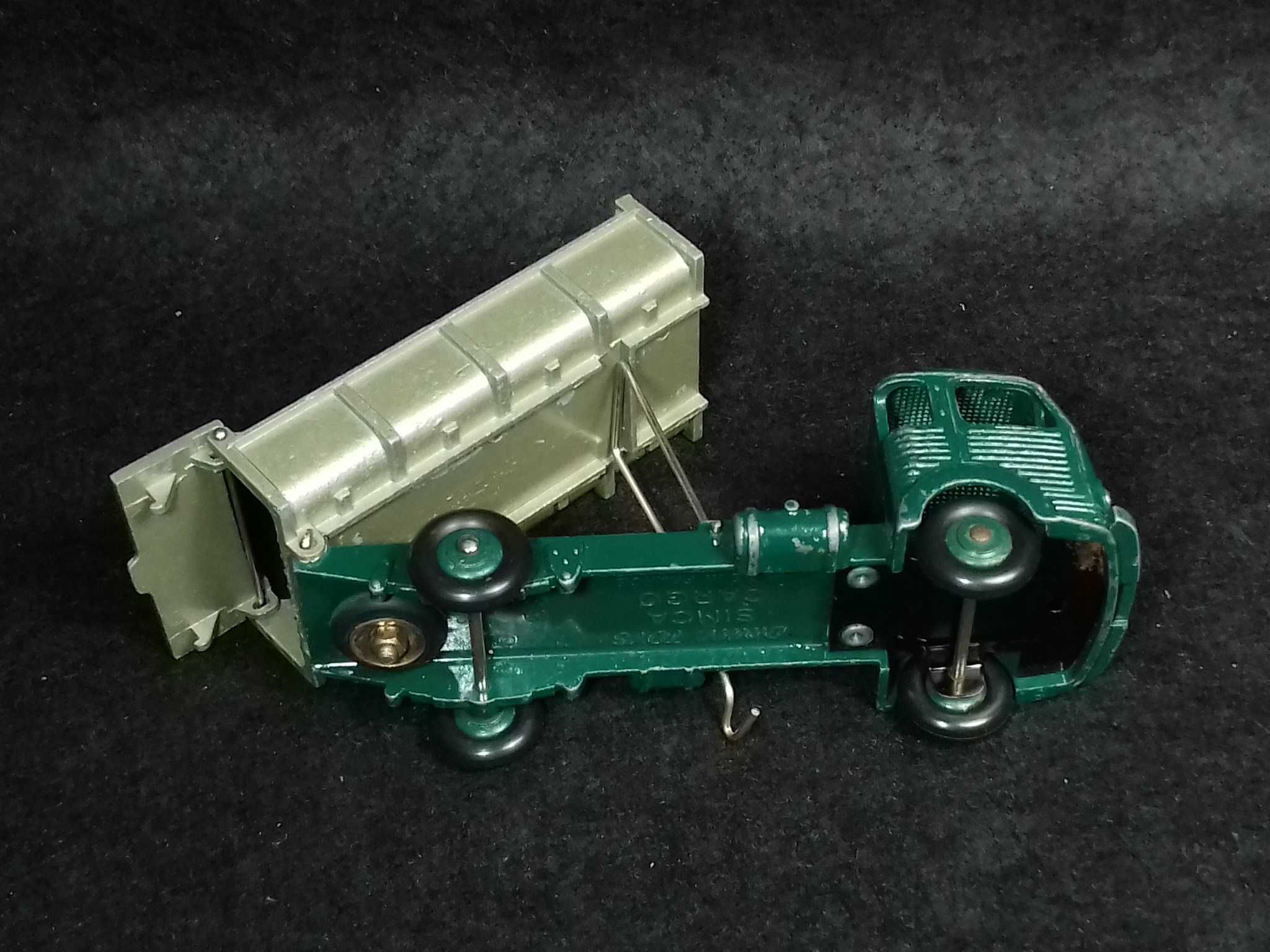 Dinky Toys #33 - Simca Cargo - 1950/60s by Meccano Ltd