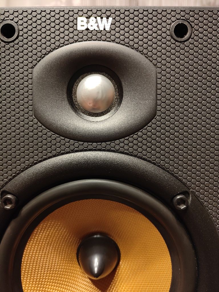 Kolumny Bowers & Wilkins