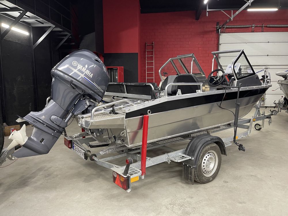 Лодка Tuna UMS 485 DC