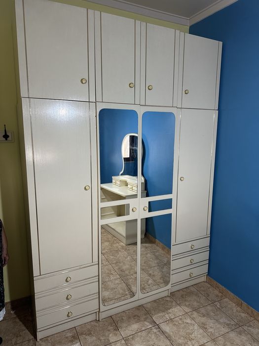 Roupeiro e cômoda