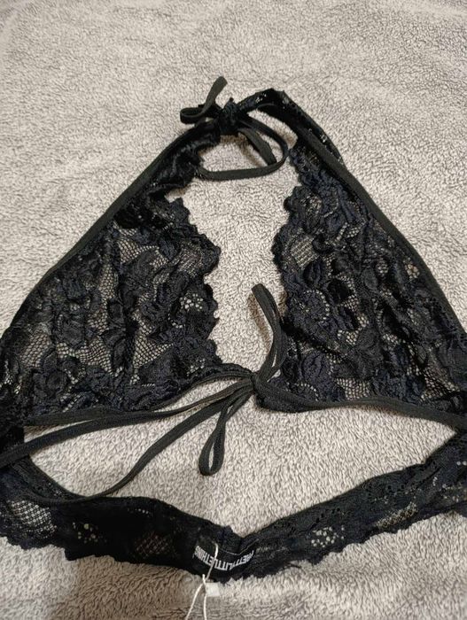 Жіноча білизна. .