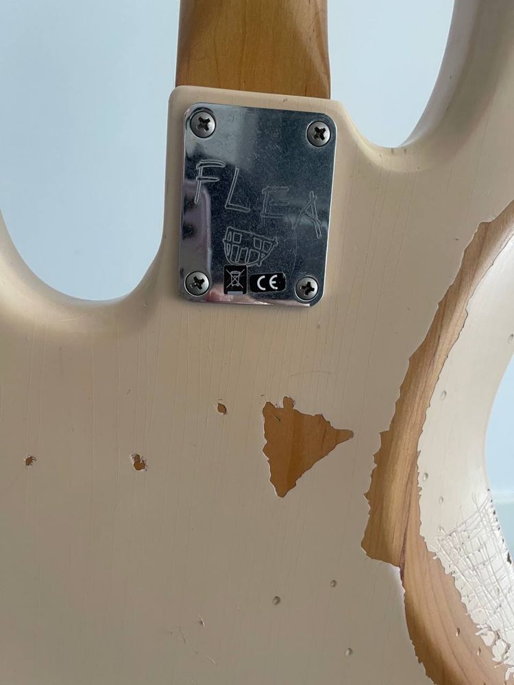 Бас-гітара Fender Flea Jazz Bass